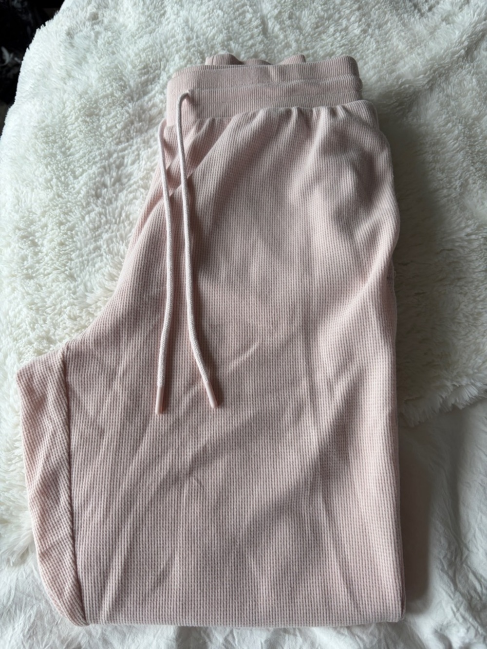 Aritzia Sunday Best Light Pink Cropped Hoodie with matching pant - Picture 4 of 8
